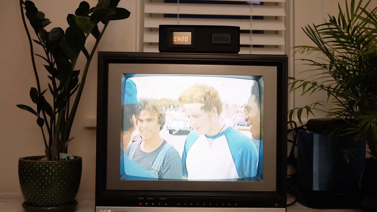 RaspberryPiを備えたModder Recreated Live ’90sケーブルテレビ
