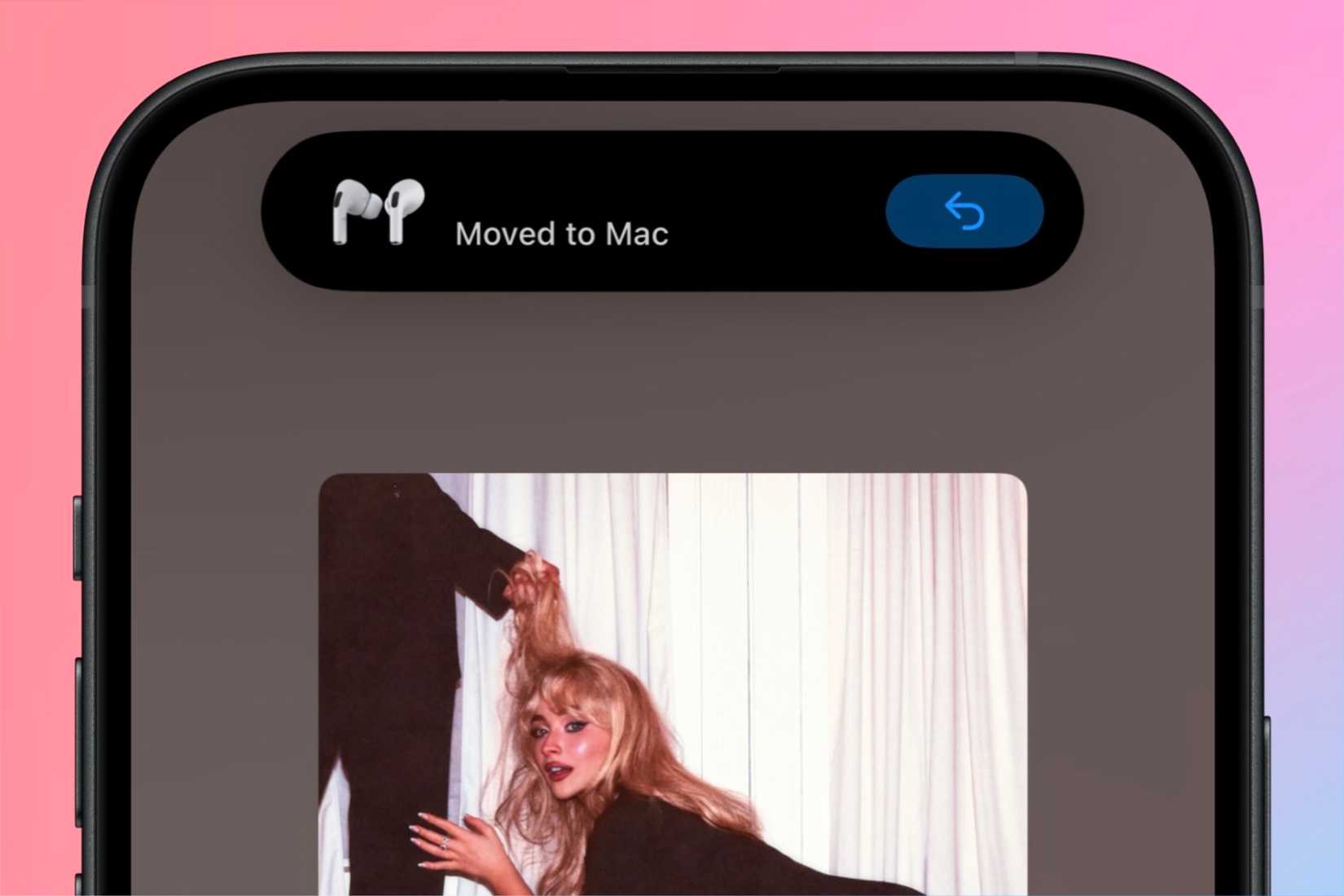Notifications that AirPods Pro are moving to the audio coming from a Mac.