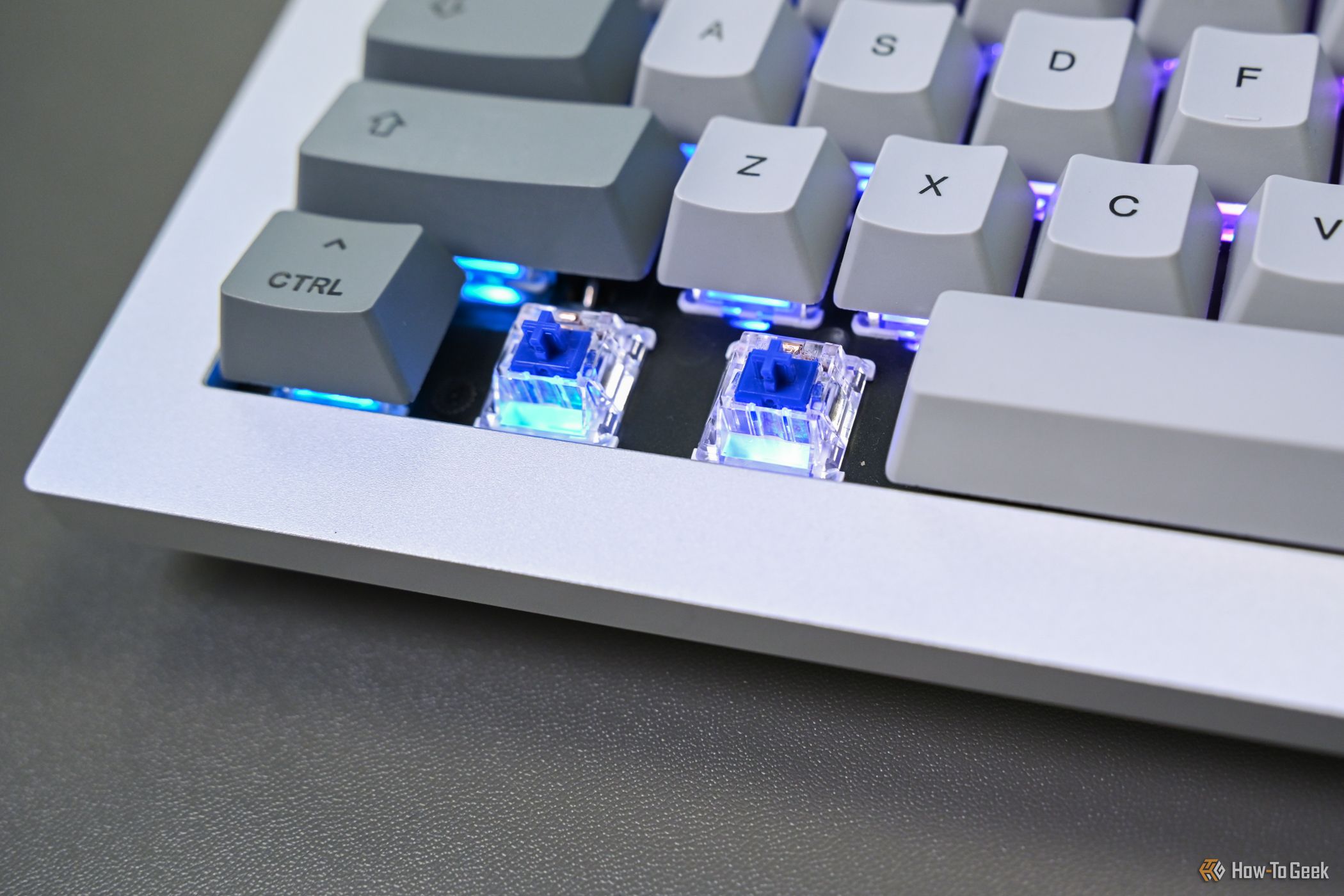 Showing the keycaps removed from the OnePlus Keyboard 81 Pro