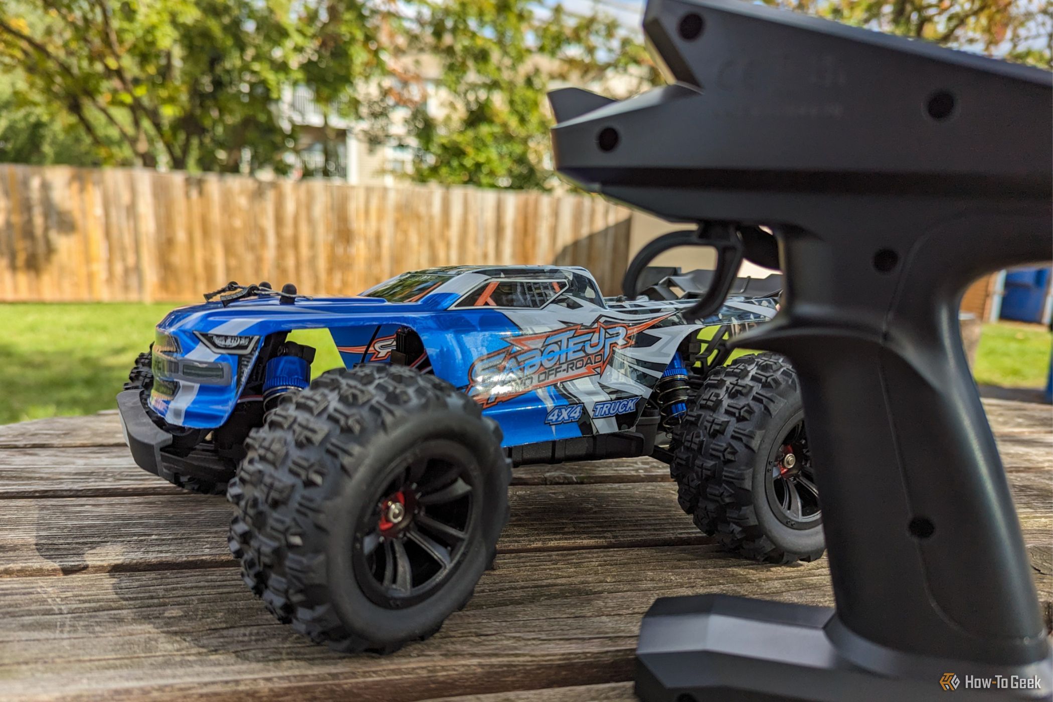 Deerc Brushless RC car in blue with transmitter