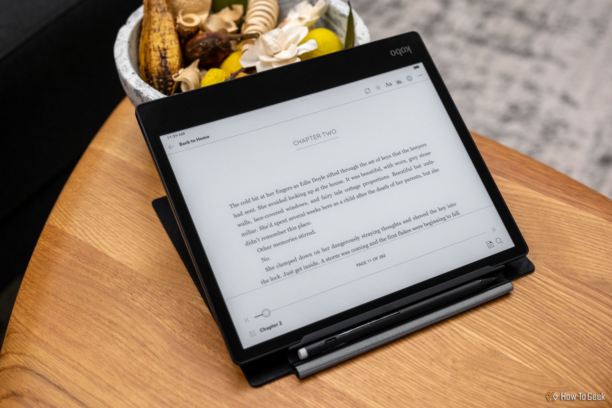 The Kobo Elipsa 2E in landscape mode.