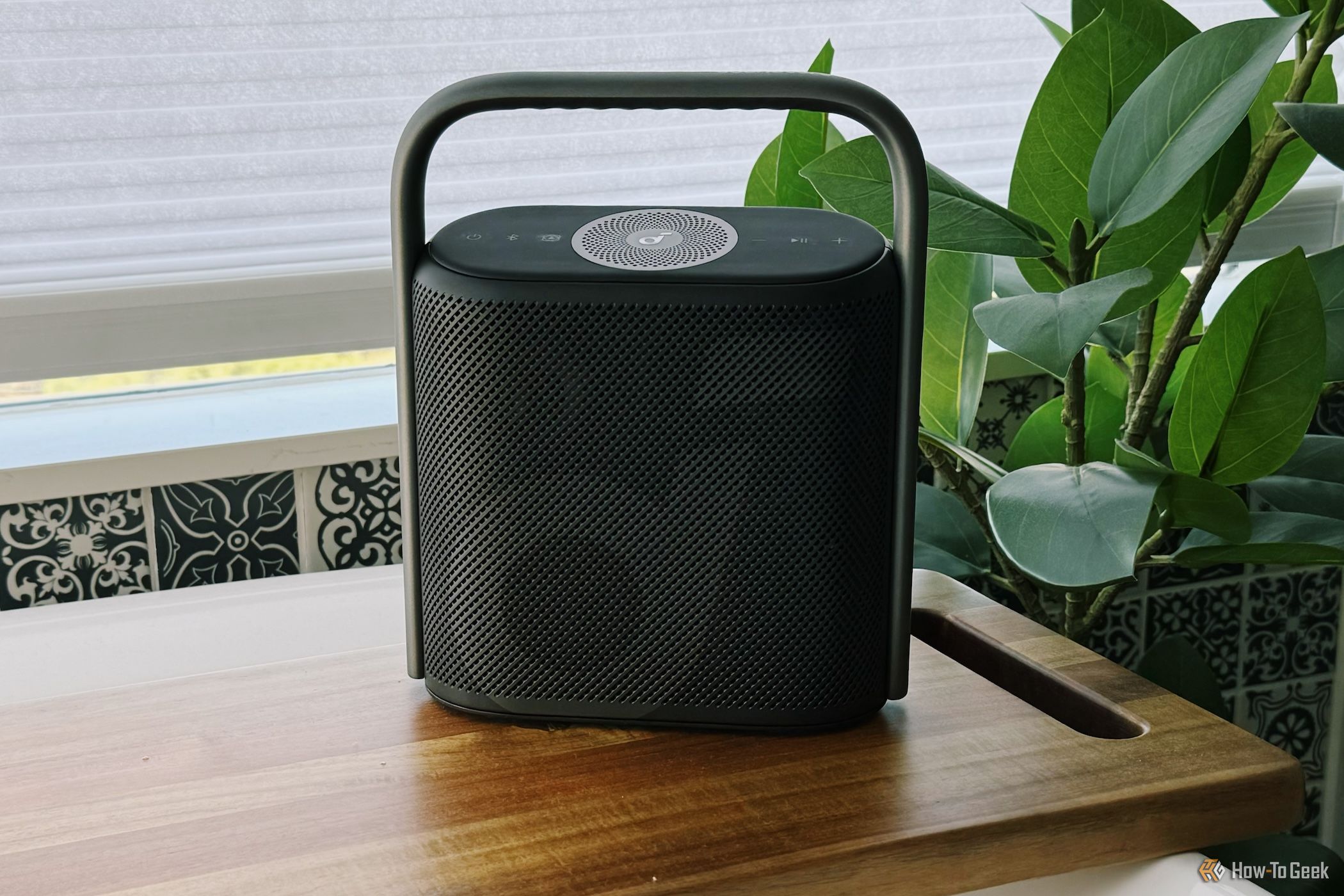 Exploring the Acoustic Depths of Anker's SoundCore Motion X500 – The One-Dimensional Space Speaker Reviewed