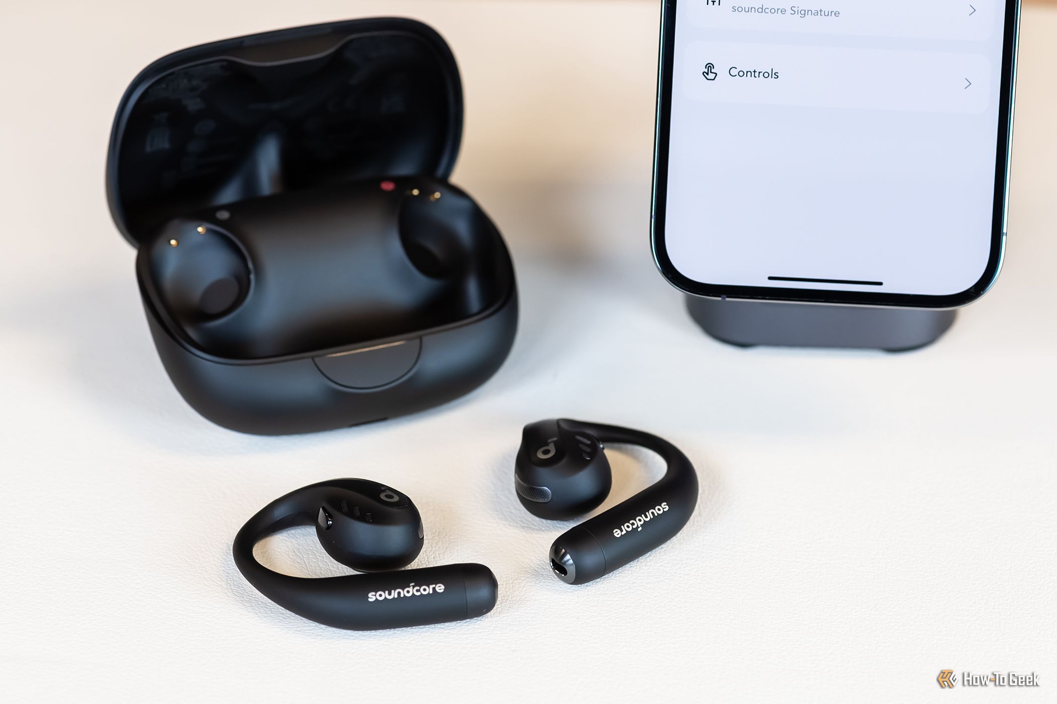 新品 保証付き Anker soundcore AeroFit Pro ブラック Anker Soundcore AeroFit Pro Wireless open-ear earbuds at