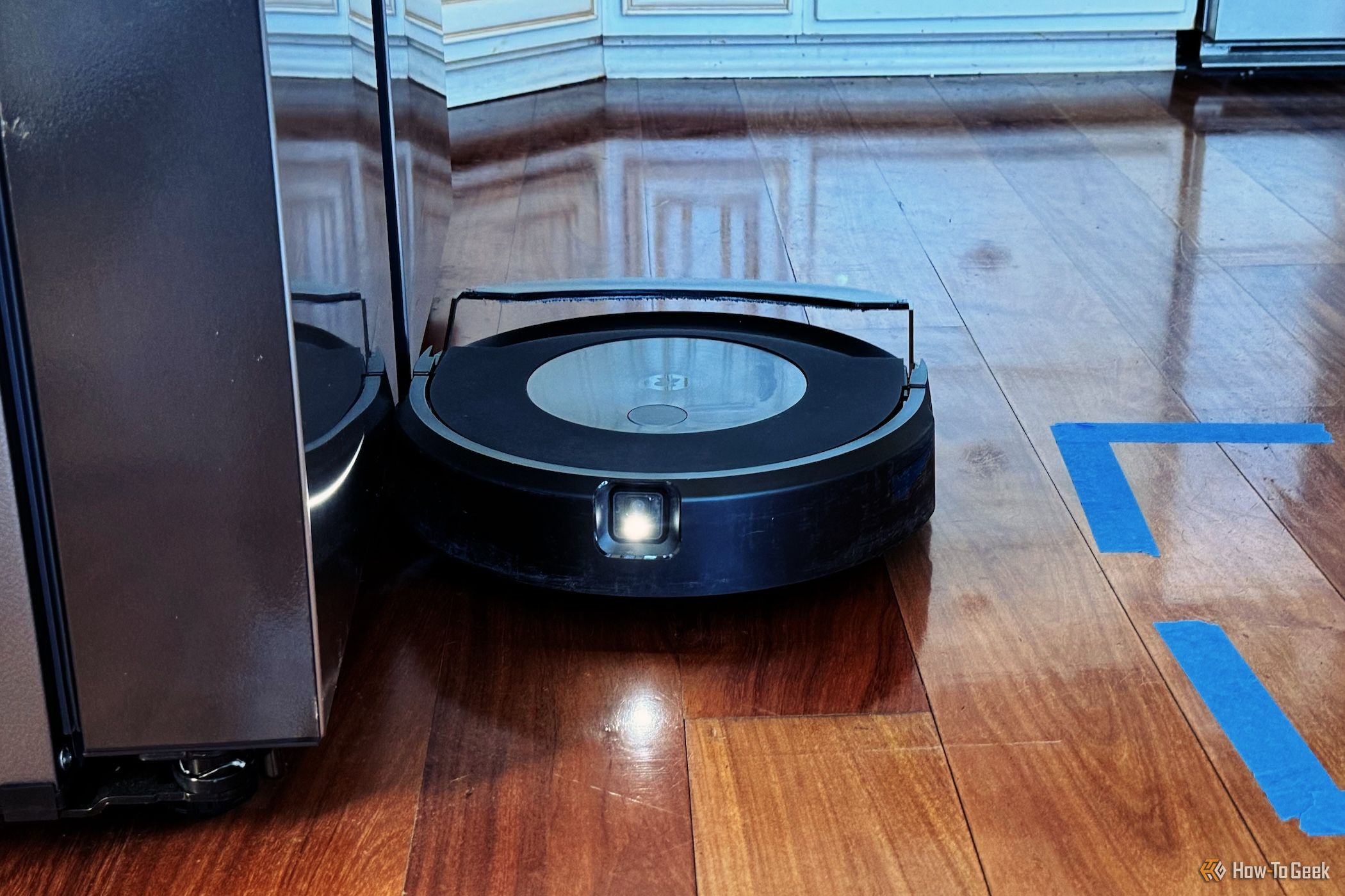 The mopping pad transitioning on the Roomba Combo j9+