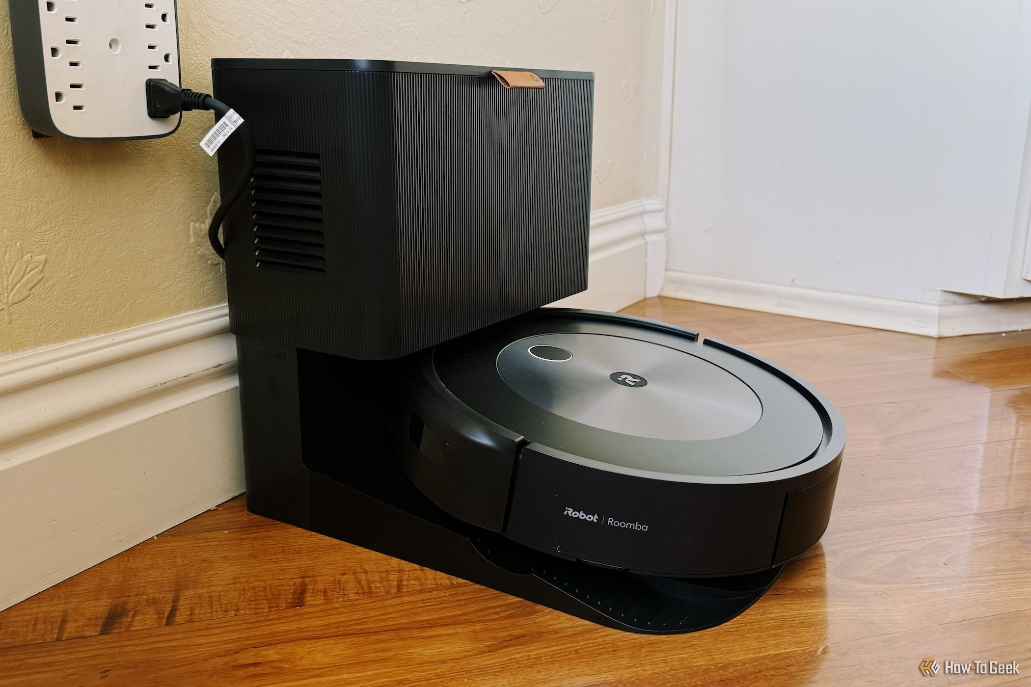 iRobot Roomba Combo j5+ Review: A Satisfactory Robot Vacuum and Mop