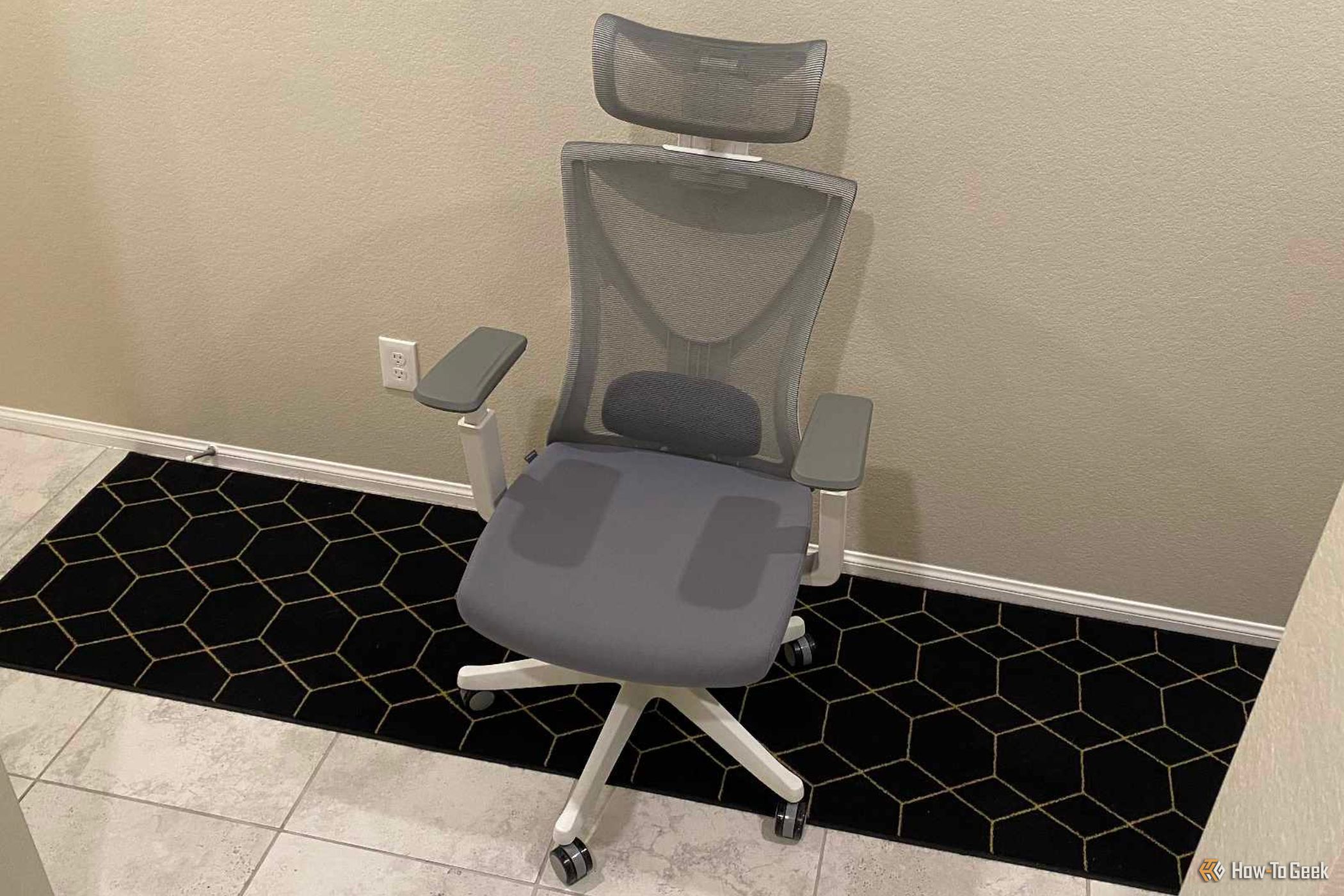 Autonomous ErgoChair Curve in grey with fabric seat