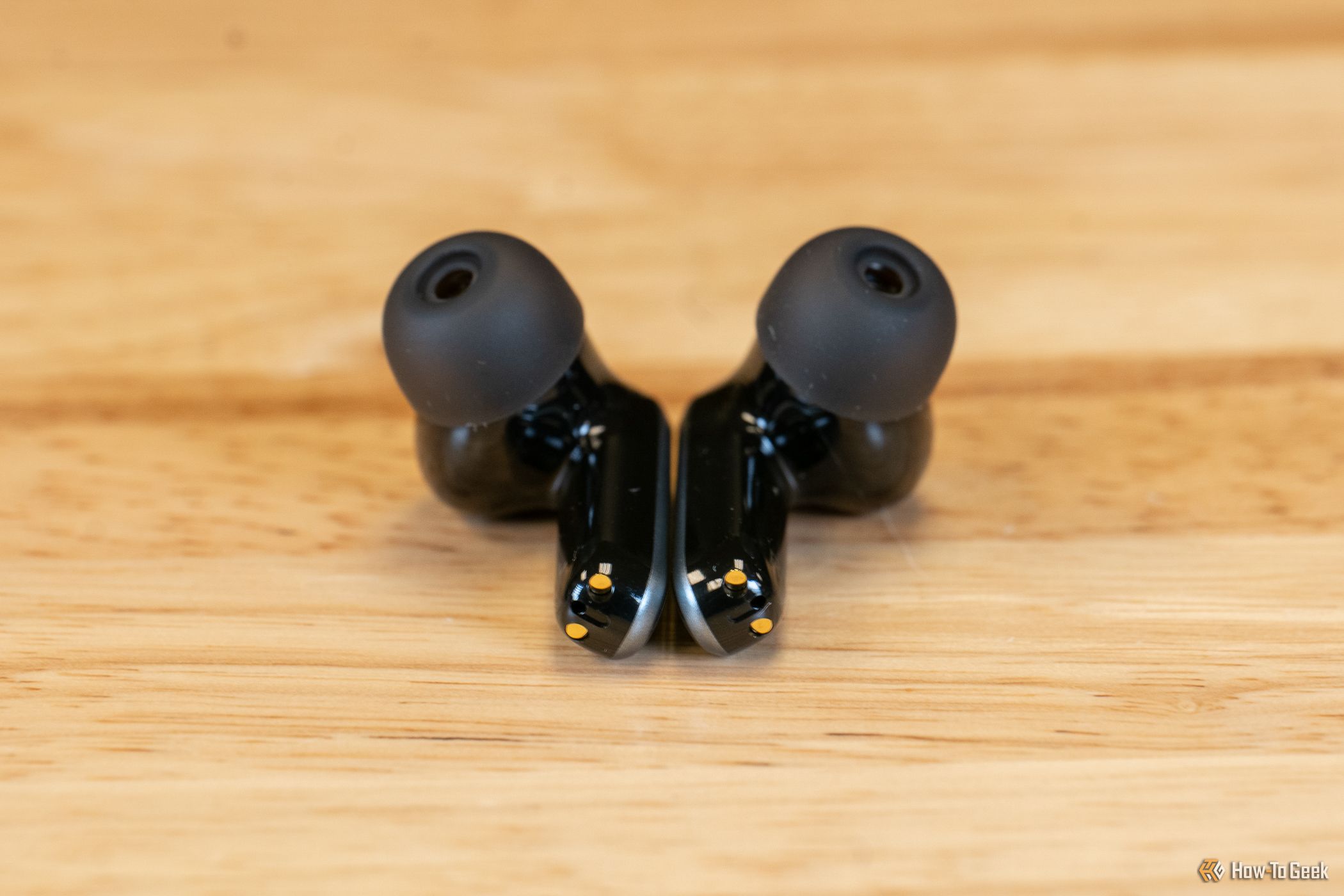 Close up of the mic and charging contacts