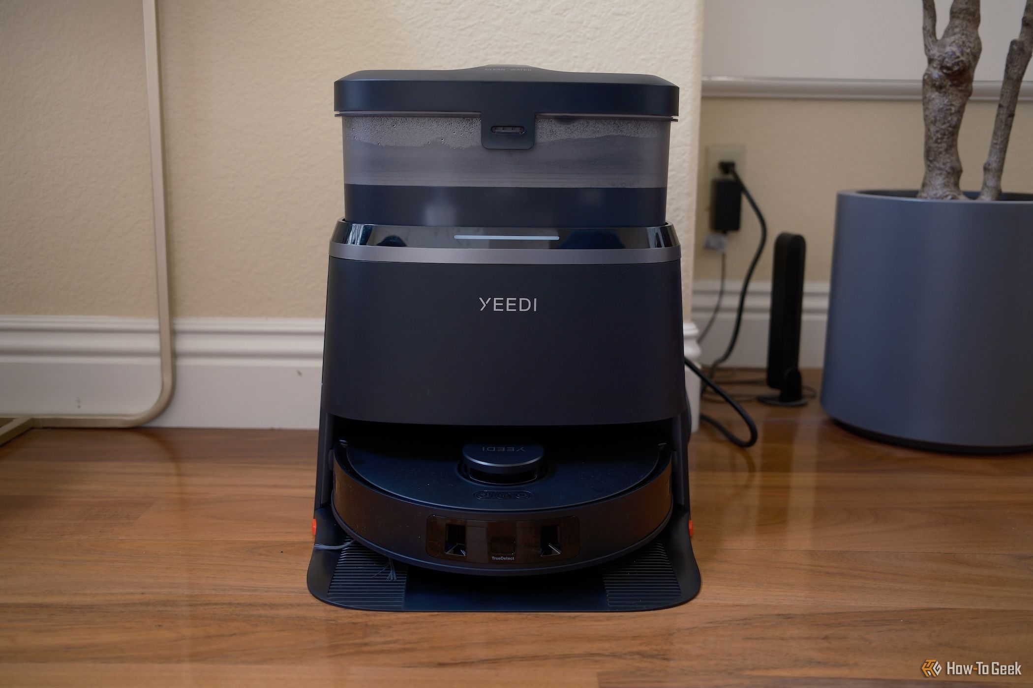 Slash Prices Alert! Yeedi M12 Pro+ Triumphs Over Rivals in Robotic Cleaning Wars