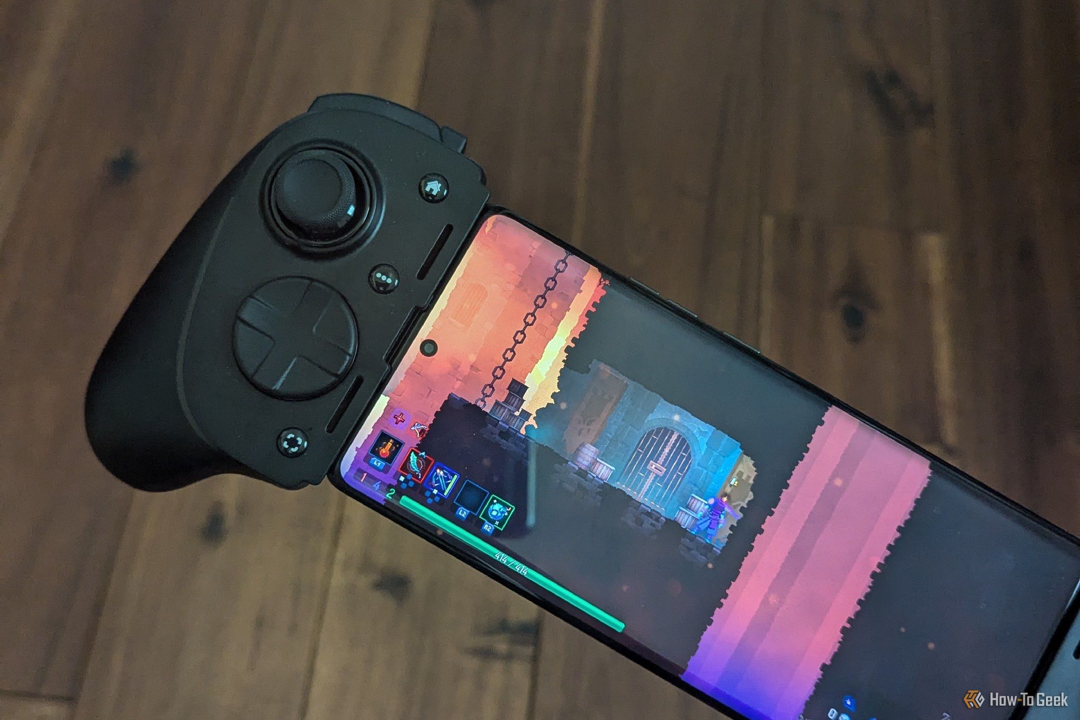 Razer Kishi Ultra with Galaxy Z Fold 5 playing Dead Cells.