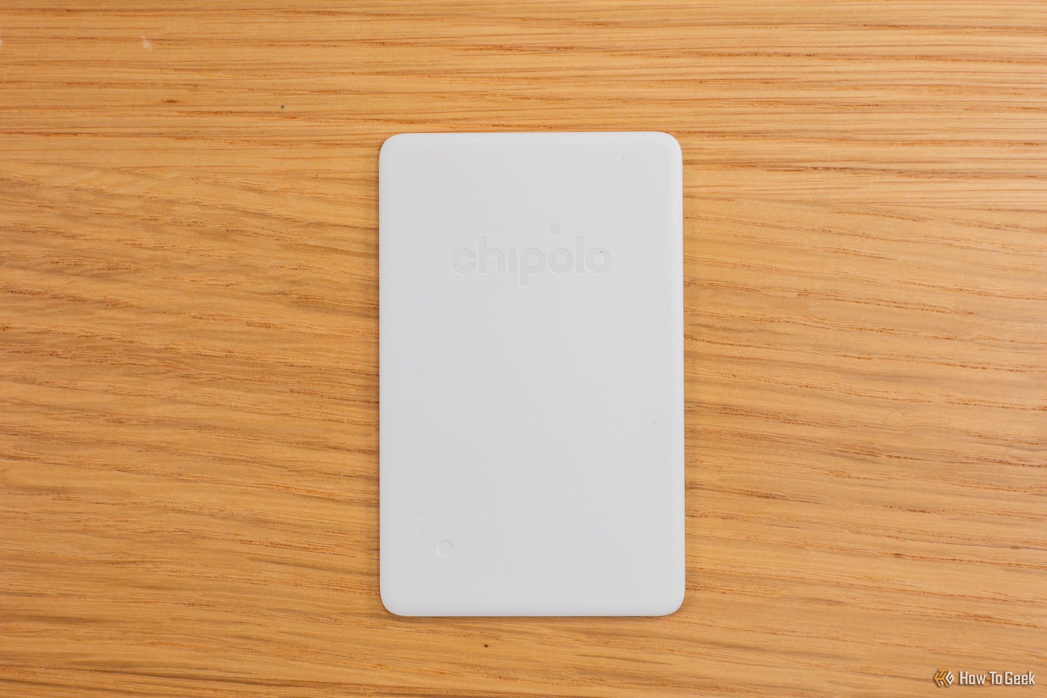 The Chipolo CARD on a table