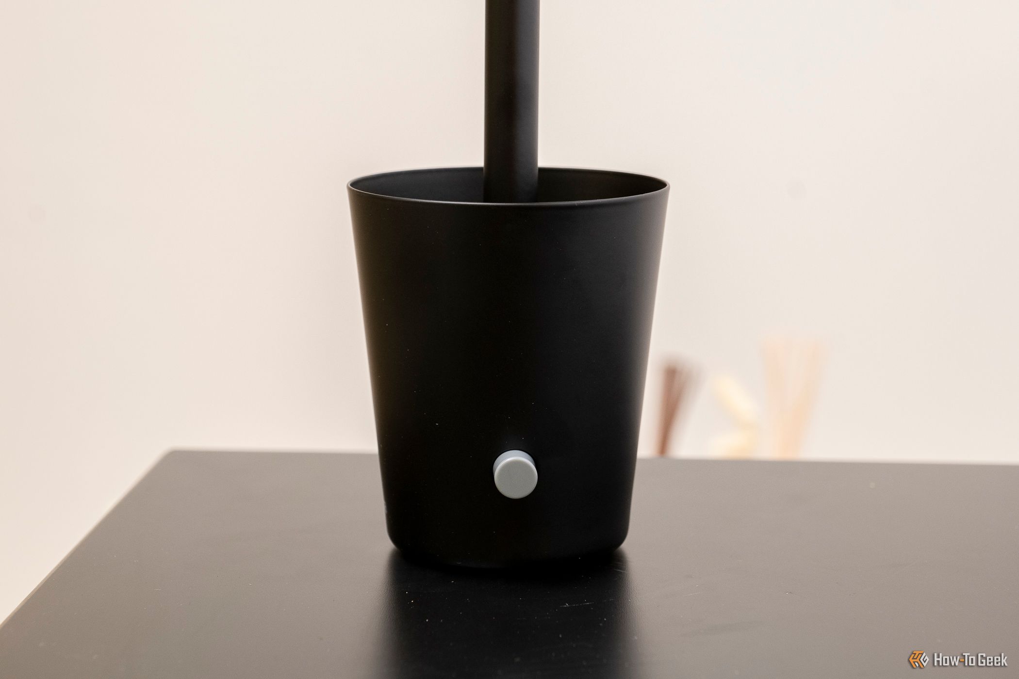 The Nanoleaf Umbra Cup Smart Lamp power knob