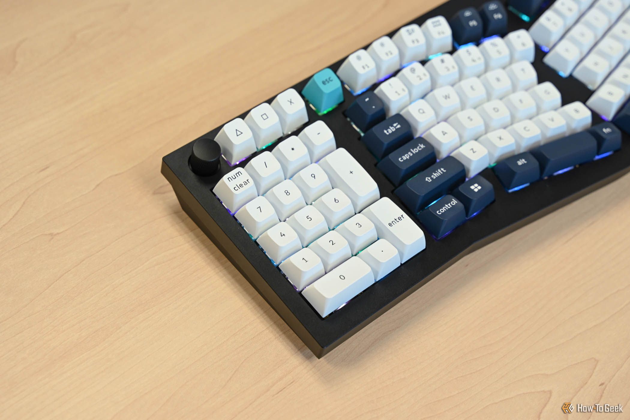 Este teclado para zurdos es en realidad ambidiestro