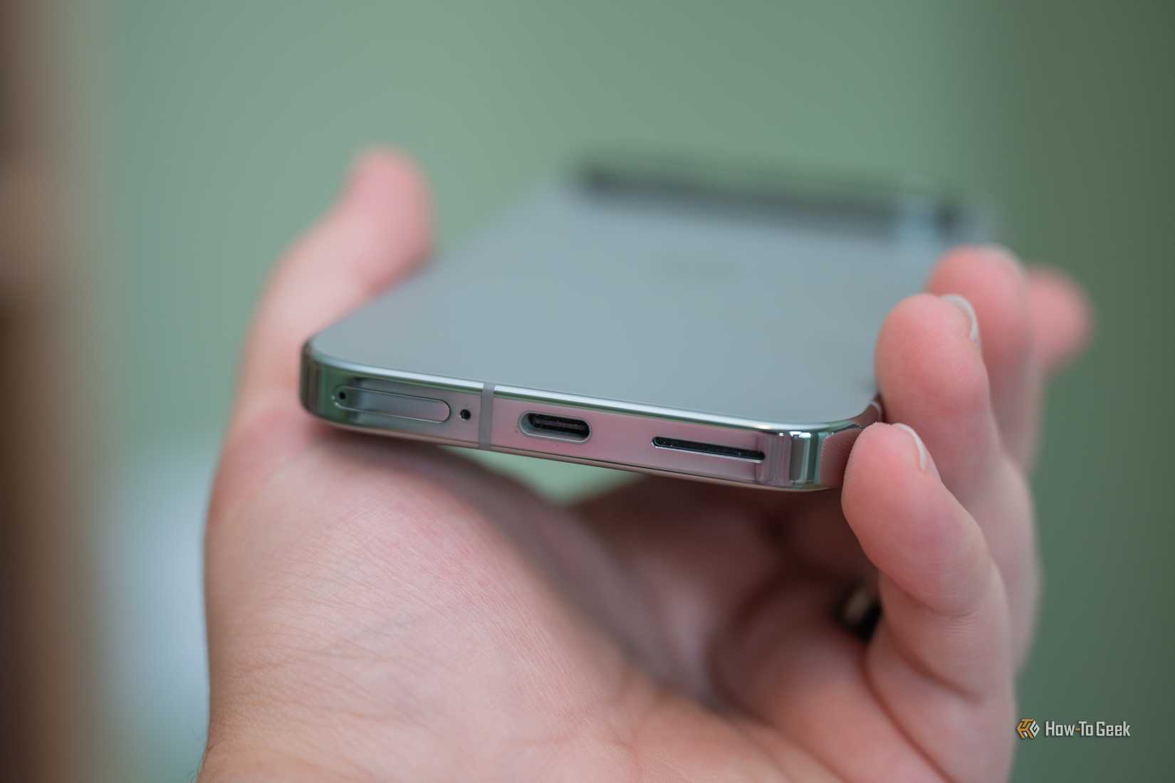 Port USB-C au bas de Google Pixel 9 Pro-1