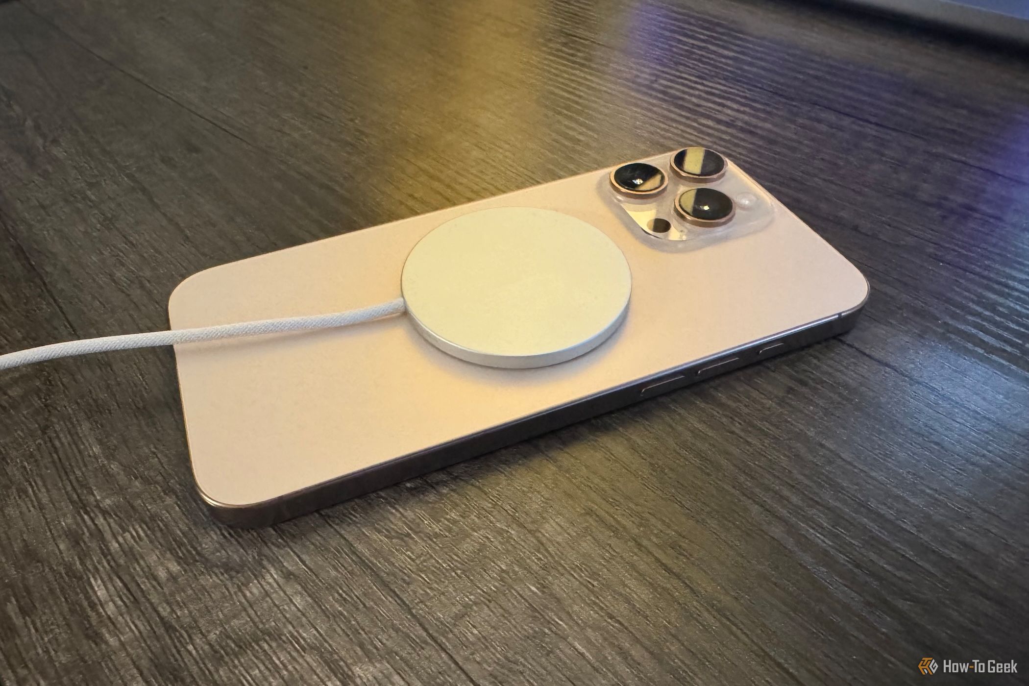 Apple Magsafe Charger (2024) Review: This 25W Wireless Charger Under-Performs