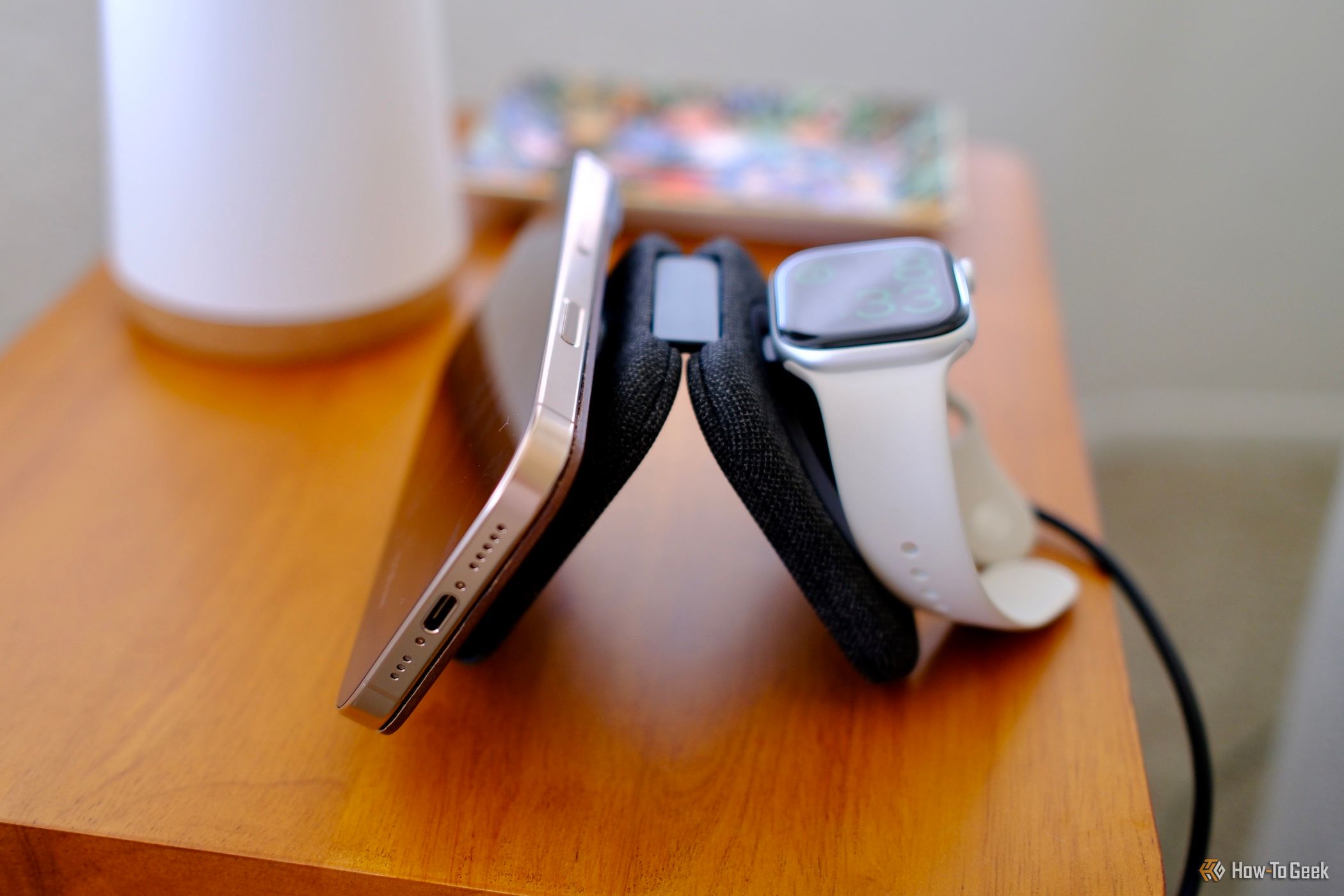 iPhone and Appl watch on Belkin 2-in-1 Charging Travel Pad