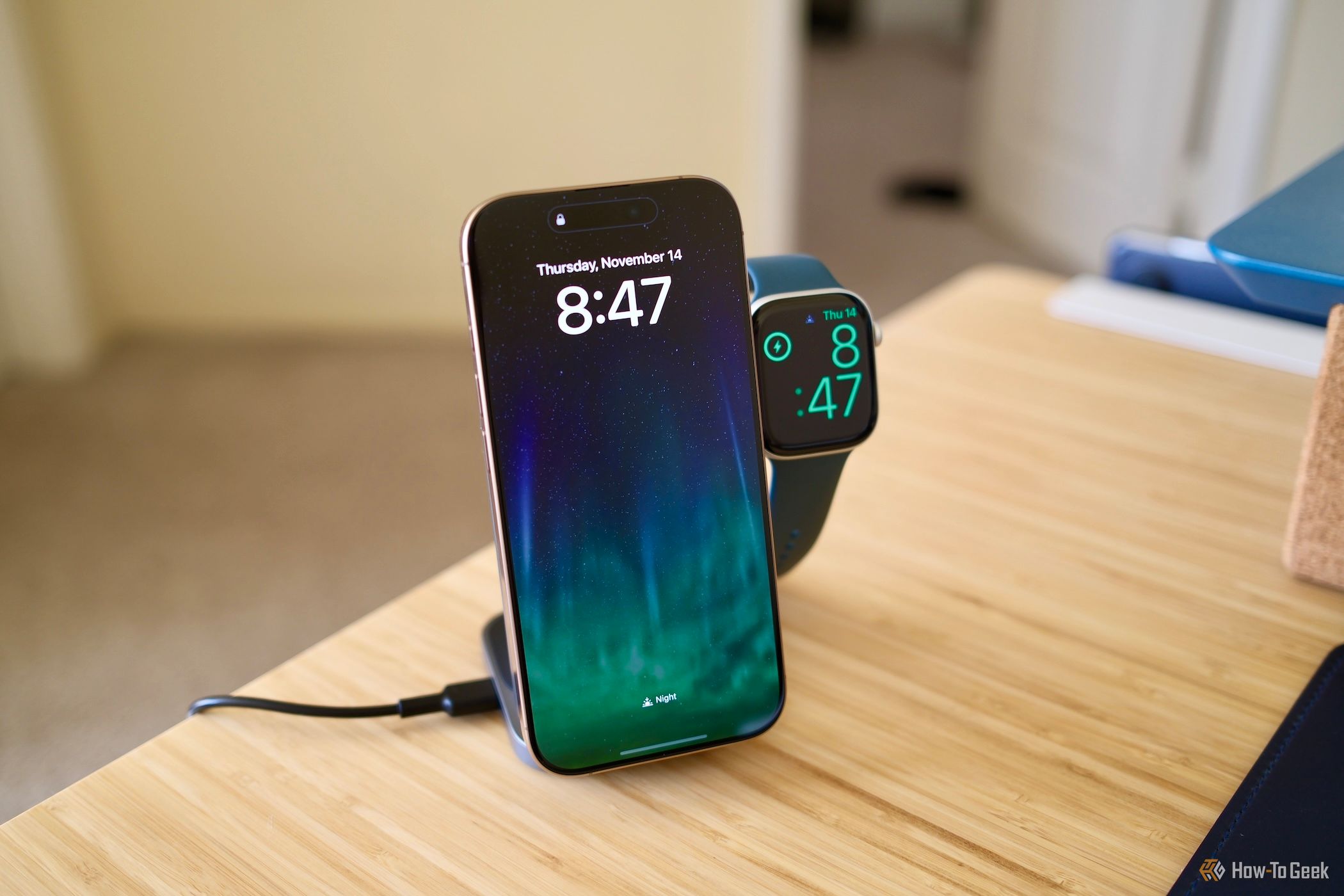 iphone vertical on Aukey MagFusion Z