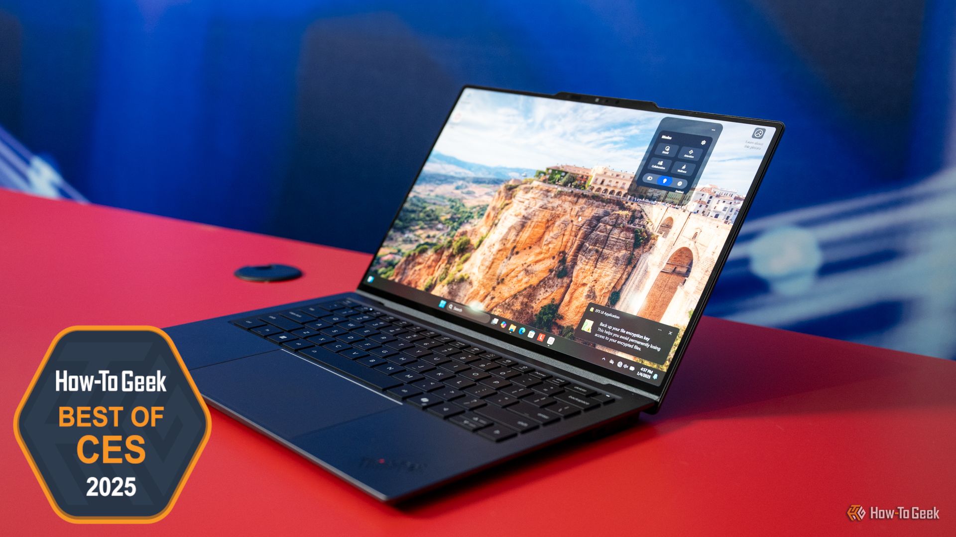 Lenovo ThinkPad X9 14 Aura Edition с изображением дисплея.