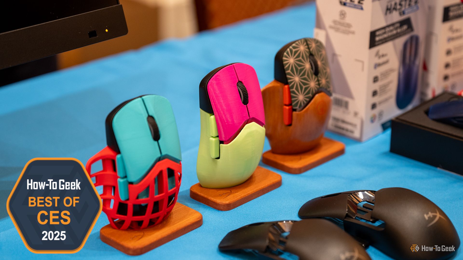 Беспроводная игровая мышь HyperX Pulsefire Saga Pro с различными корпусами, напечатанными на 3D-принтере.