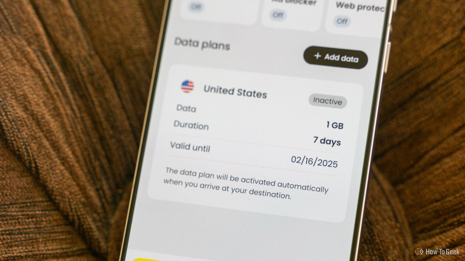 The Saily eSIM app showing an inactive data plan for the US with 1GB of data.