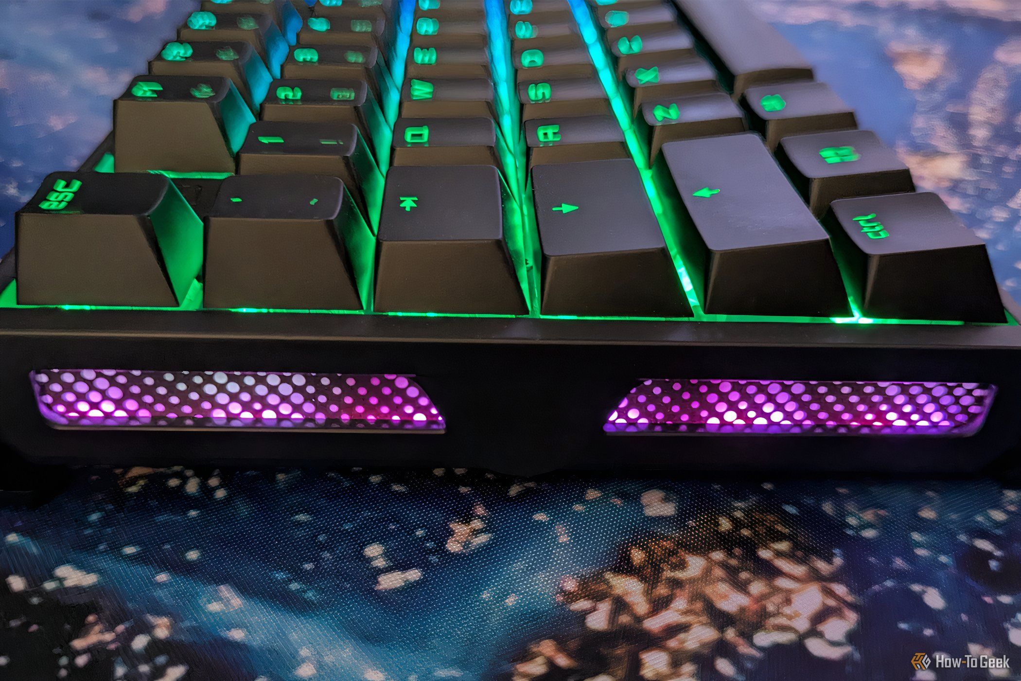 Side view of the Cherry XTRFY MX 3.1 showing the side lights on the keyboard