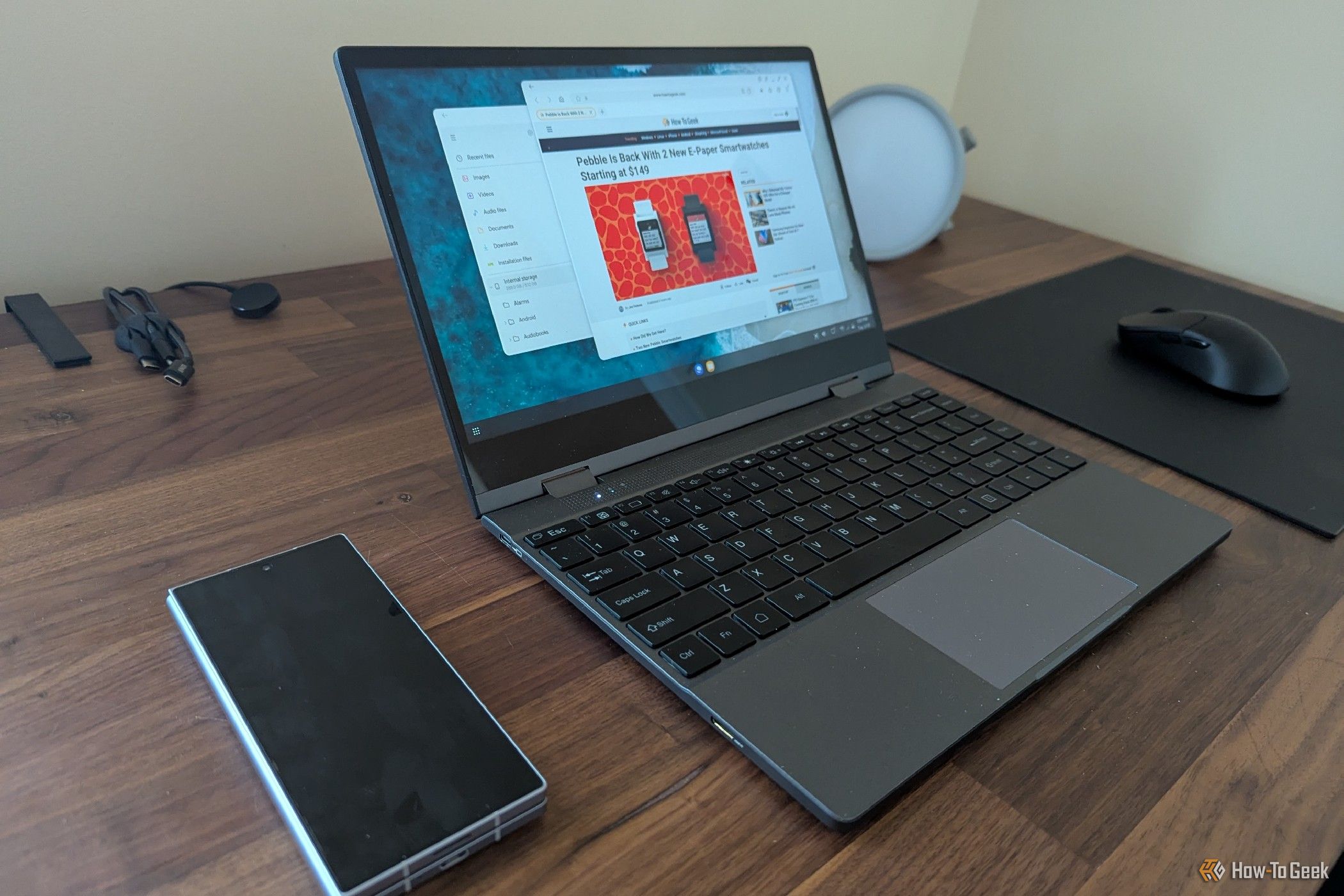 A UPerfect lapdock connected wirelessly to a Galaxy Z Fold 6.