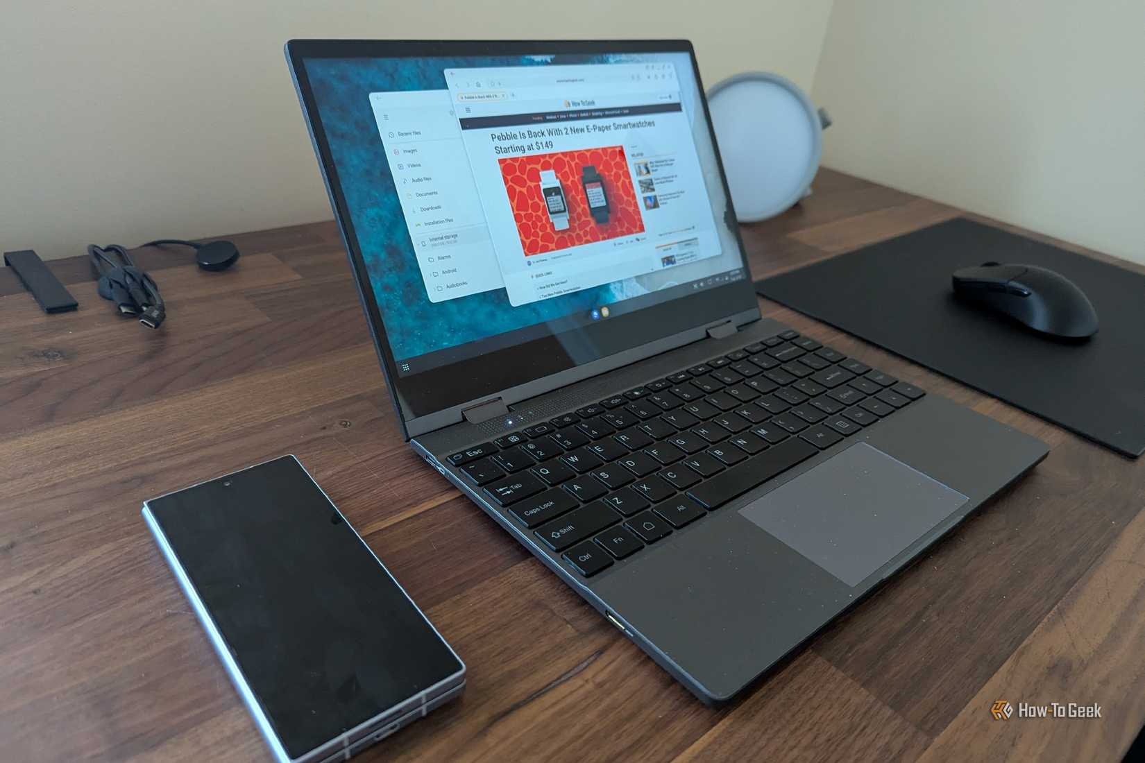 A UPerfect lapdock connected wirelessly to a Galaxy Z Fold 6.