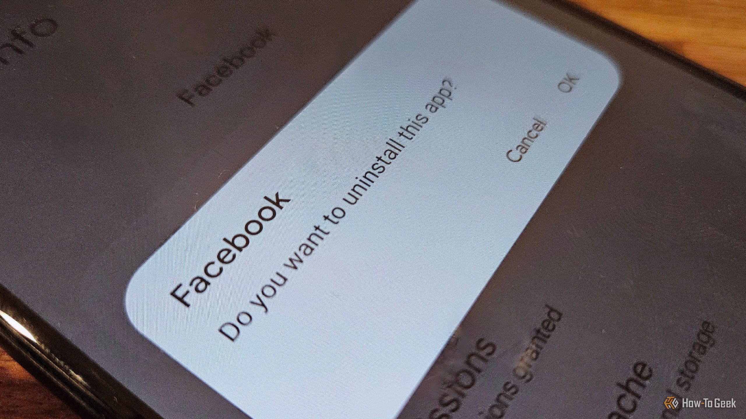 A prompt to uninstall the Facebook app on Android.