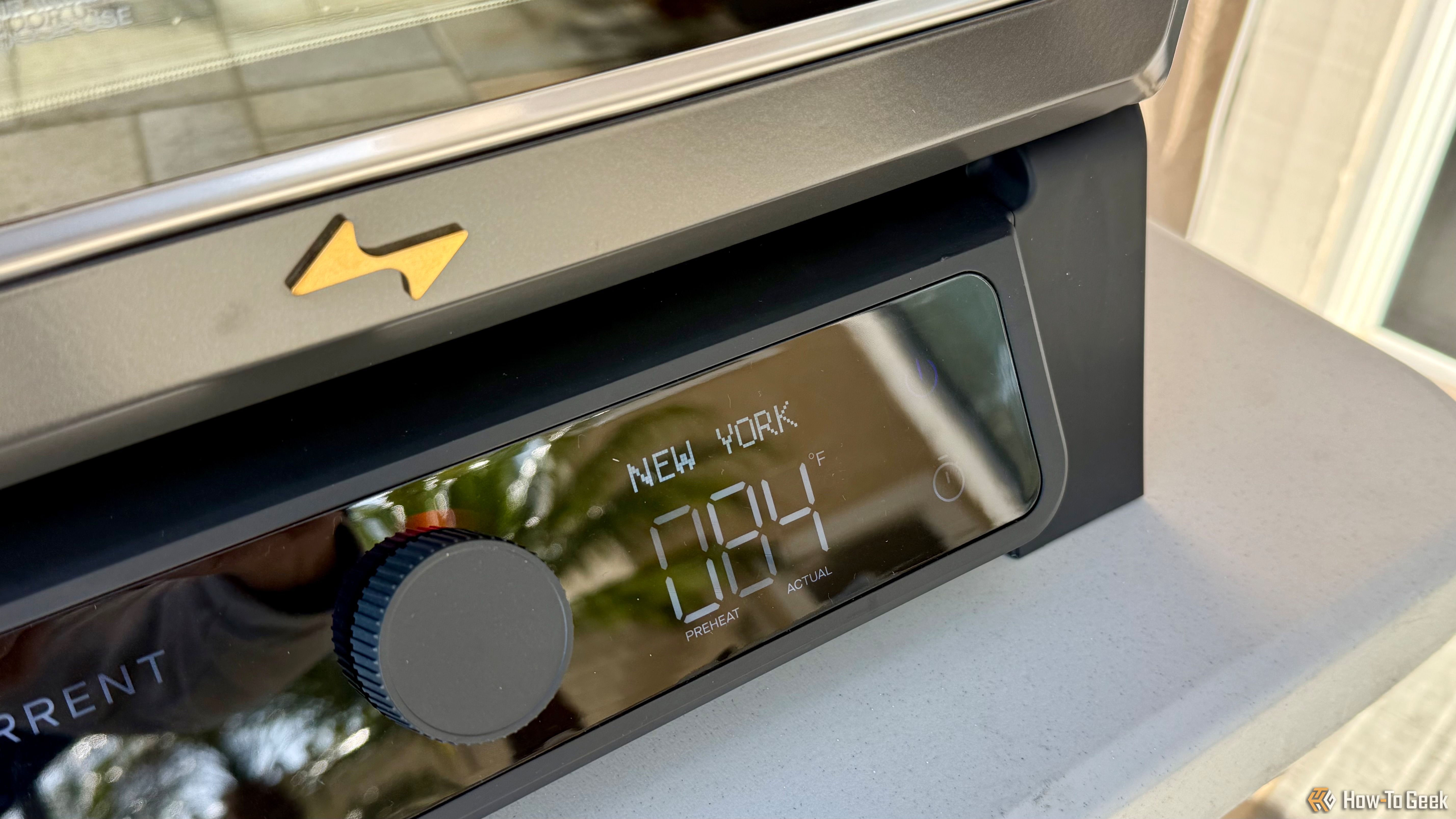 Close -up of the digital controller on the current model P.