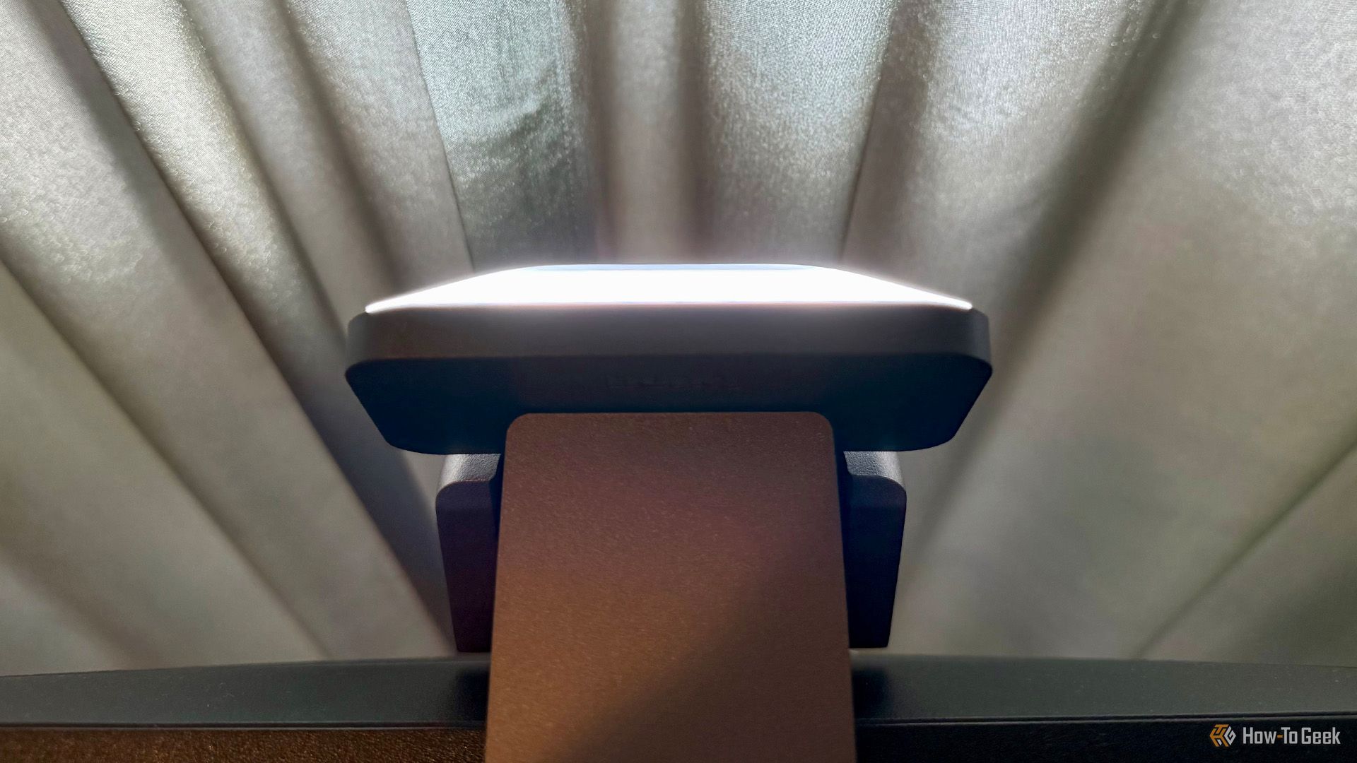 Rear light of BenQ ScreenBar Halo 2.