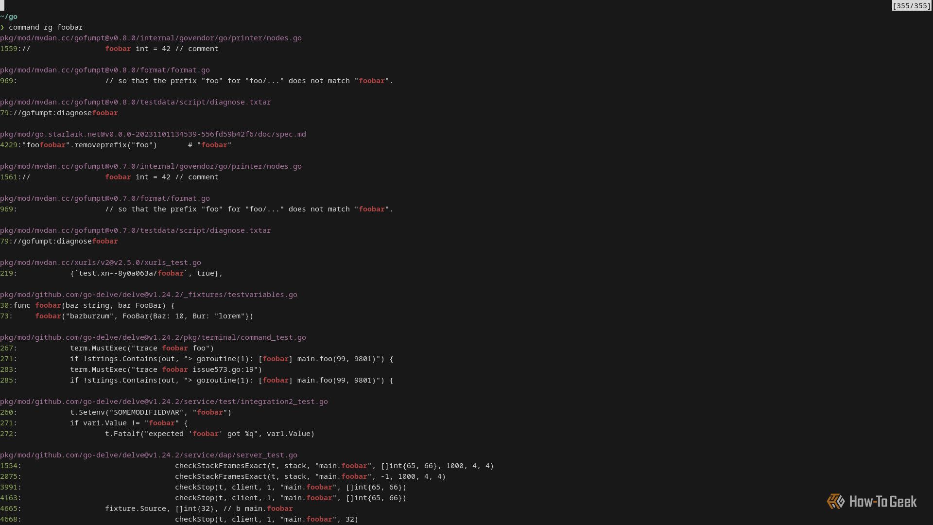 Une fenêtre de terminal affiche une liste des résultats de recherche, avec un terme de recherche mis en évidence en rouge.