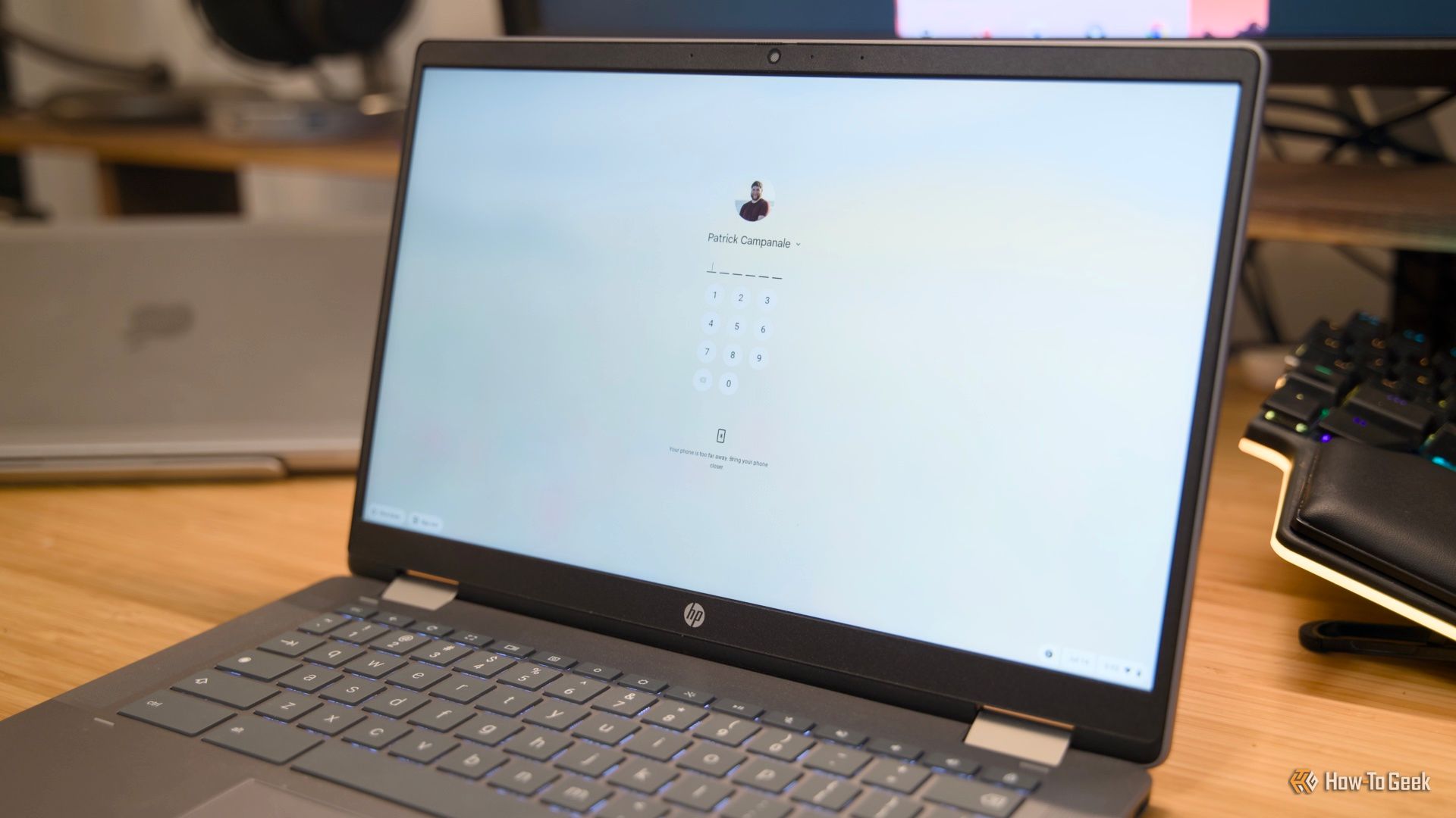 Экран блокировки Chromebook, запрашивающий PIN-код.