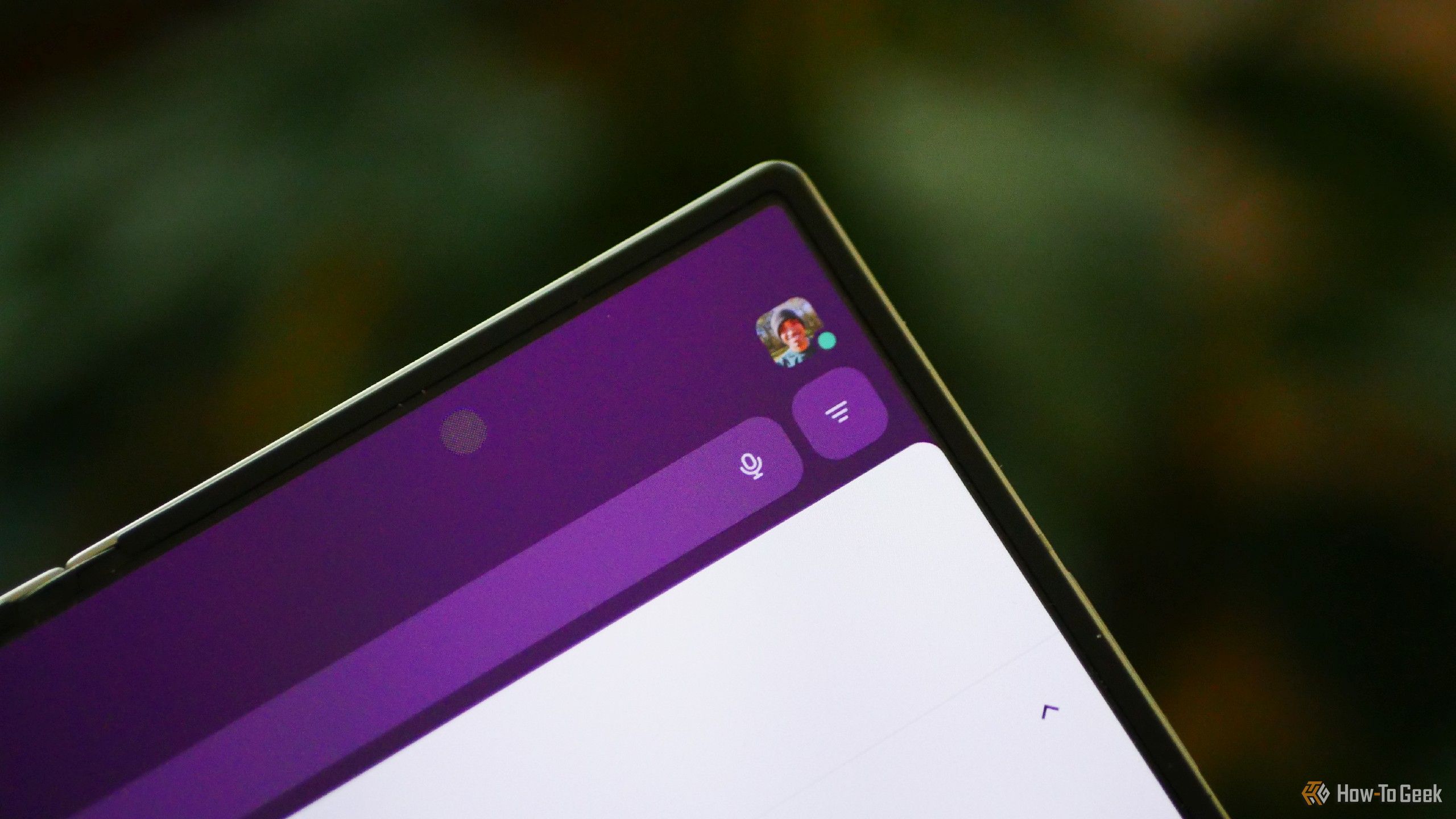 Status bar icons completely hidden on a Samsung Galaxy Z Fold 6.