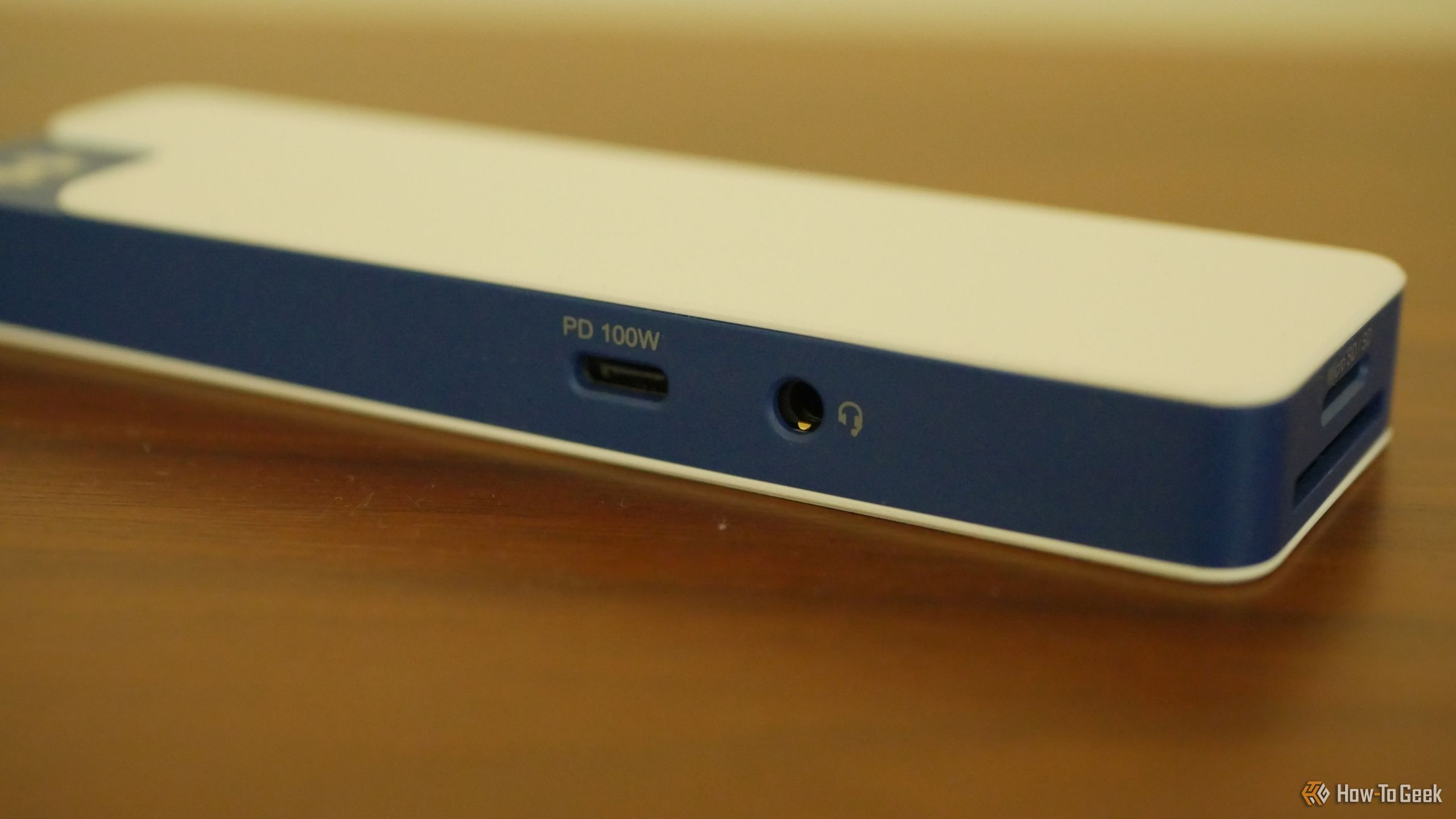 USB-C port with power delivery on the Hyper HyperDrive Flex USB-C hub.