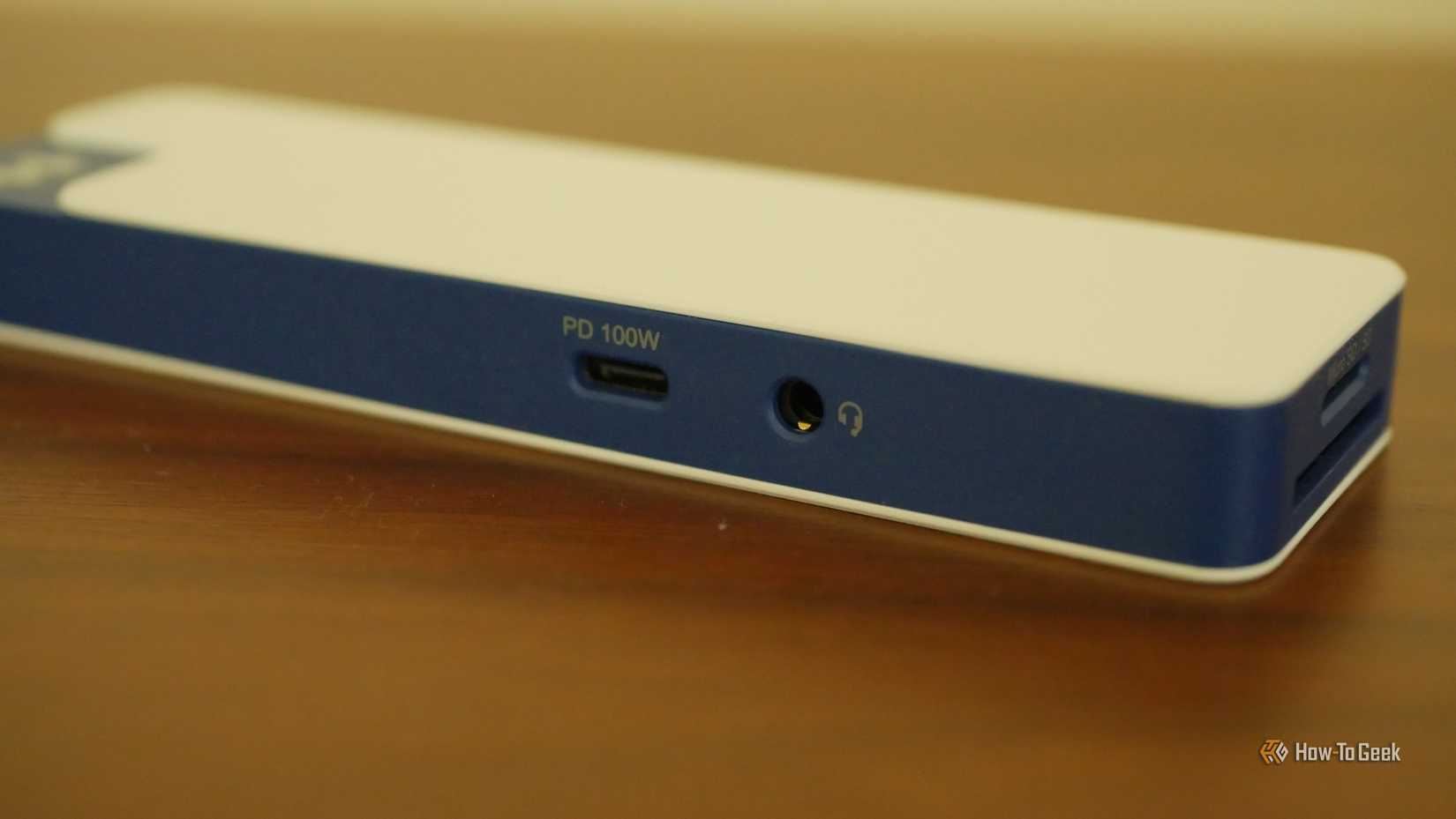 USB-C port with power delivery on the Hyper HyperDrive Flex USB-C hub.